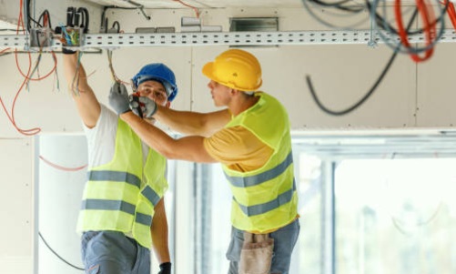 Suche Mitarbeiter Elektriker: Wie Sie den besten Fachmann für Ihr Unternehmen finden